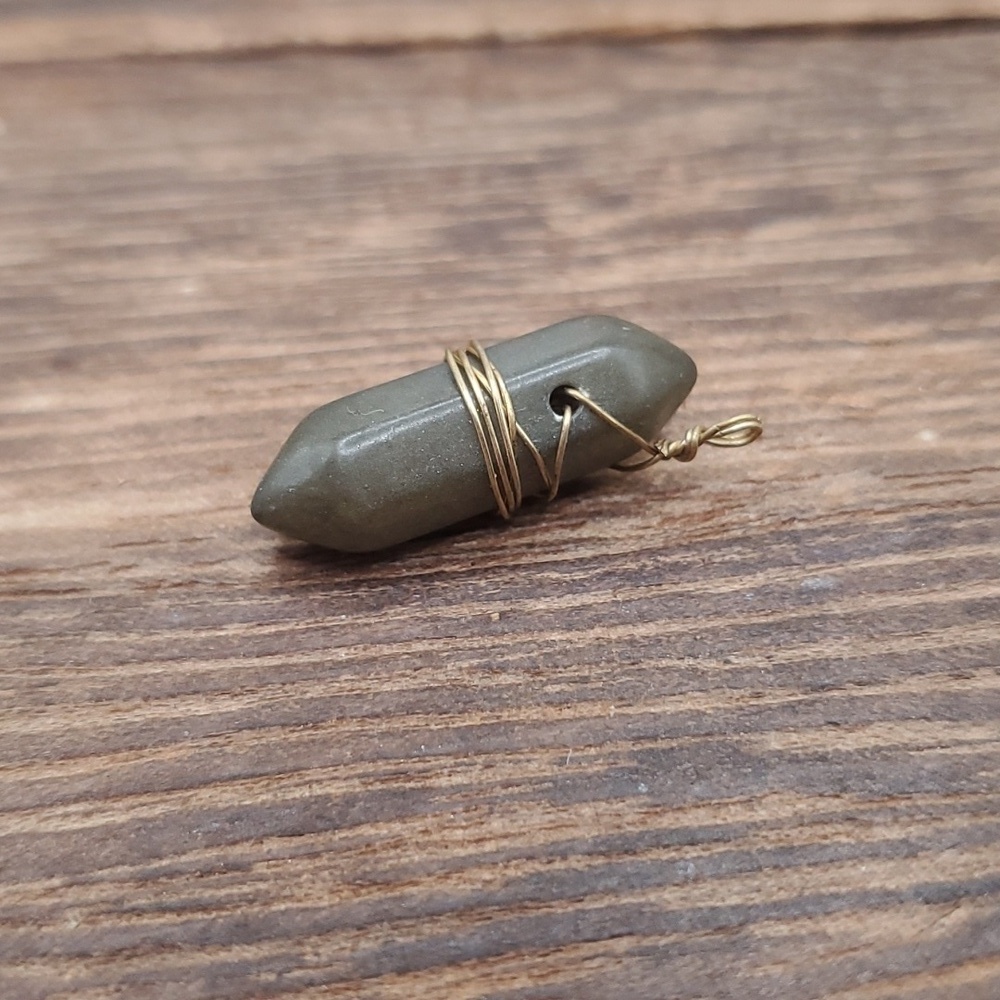 Northern lights laborodite crystal‎ pendant
